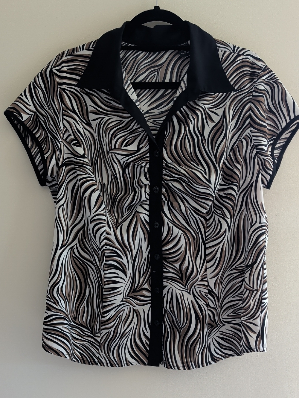 Blue Diamond Plus Blk/Wh/Br Zebra Print Button-Front Short Sleeve Top - Size 16